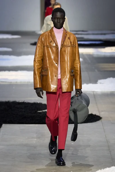 Look 25
